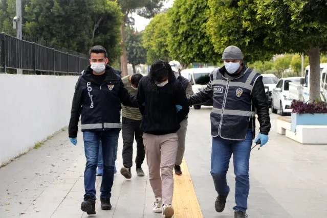 Yaşlı kadının tüm birikimini aldılar, "Biz de oyuna geldik" dediler
