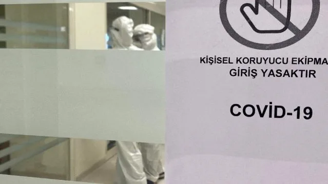 Koronavirüsten hayatını kaybeden vatandaşı ziyaret eden annesi ve ablası da salgına yenik düştü