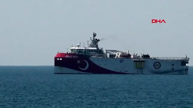 Oruç Reis, Antalya Körfezi'nde demirledi