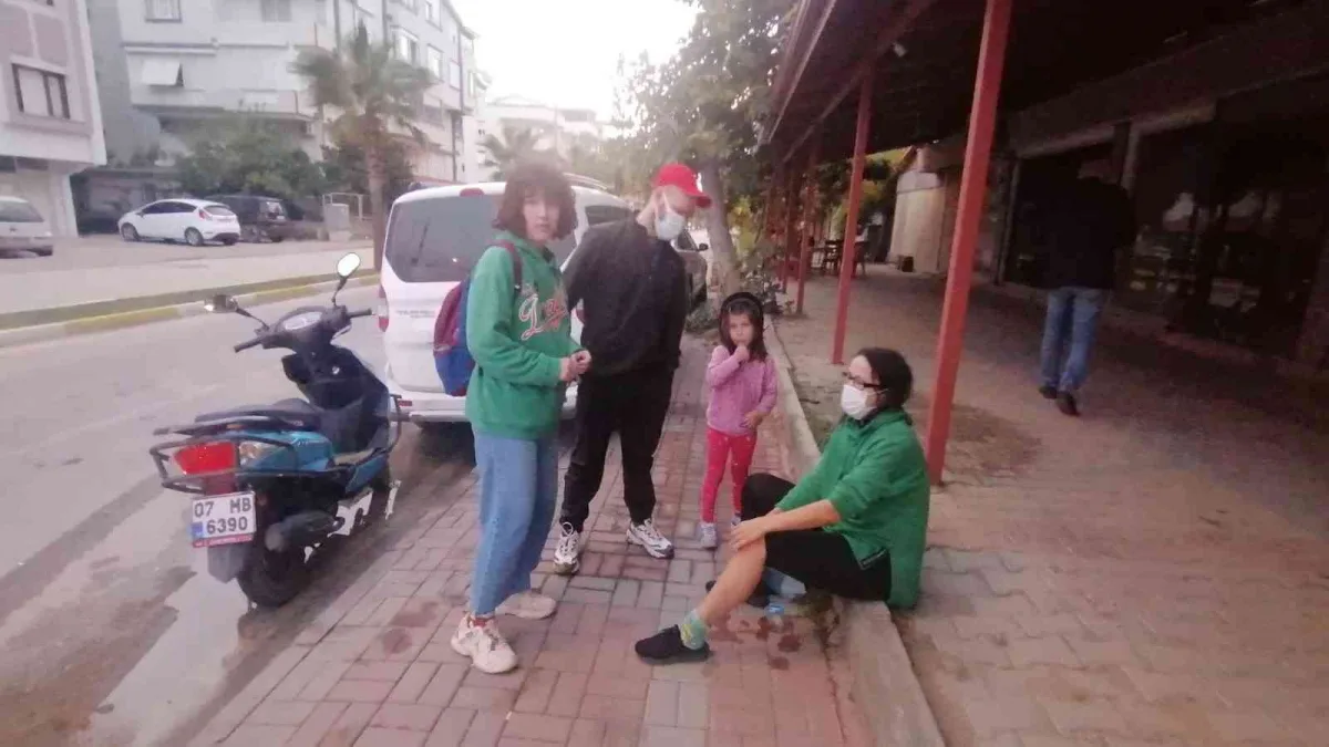 Rus kadın kızıyla birlikte tura çıktığı motosikletle kaza yaptı