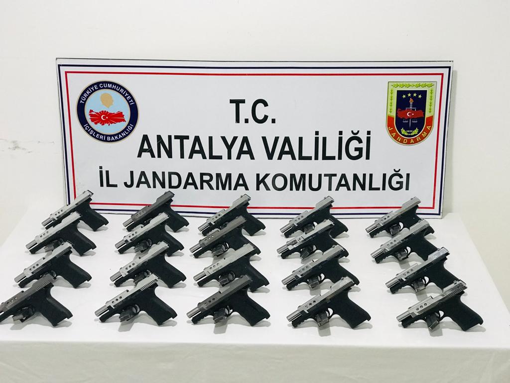 Jandarma dedektifleri JASAT'tan silah ticareti operasyonu