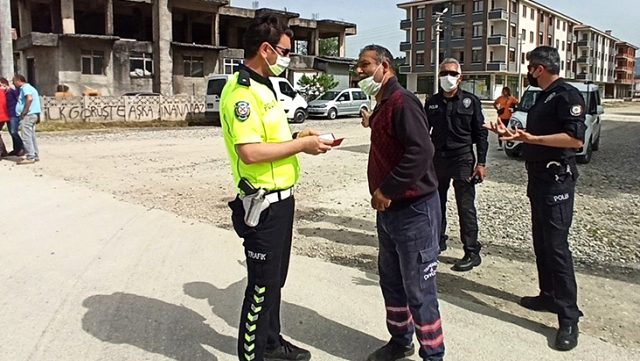 13 yaşındaki oğluna direksiyonu emanet eden baba, yakalanınca polise yalvardı