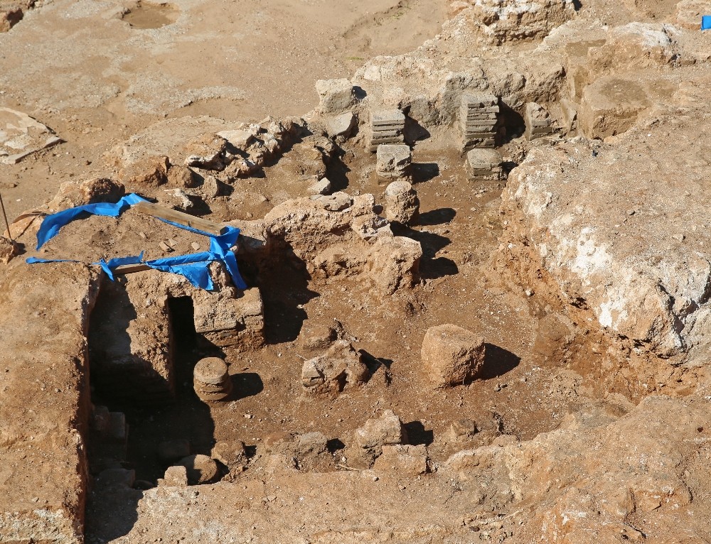 1500 yıllık Roma dönemine ait hamam kalıntılarına ulaşıldı.