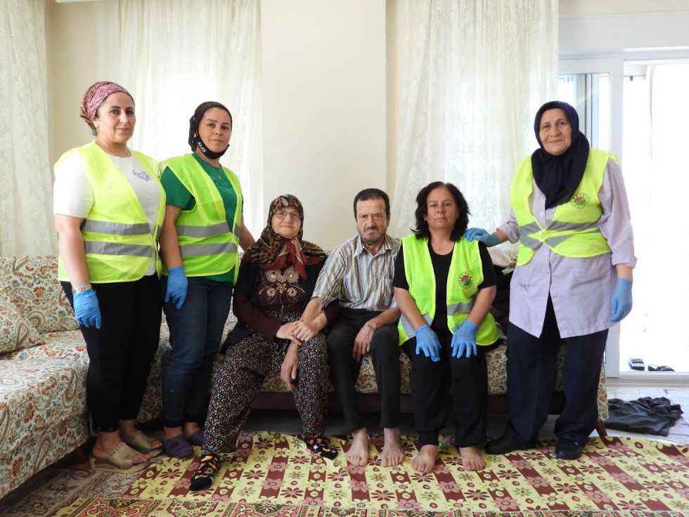 Kepez’den gazi ve şehit evlerinde bayram temizliği