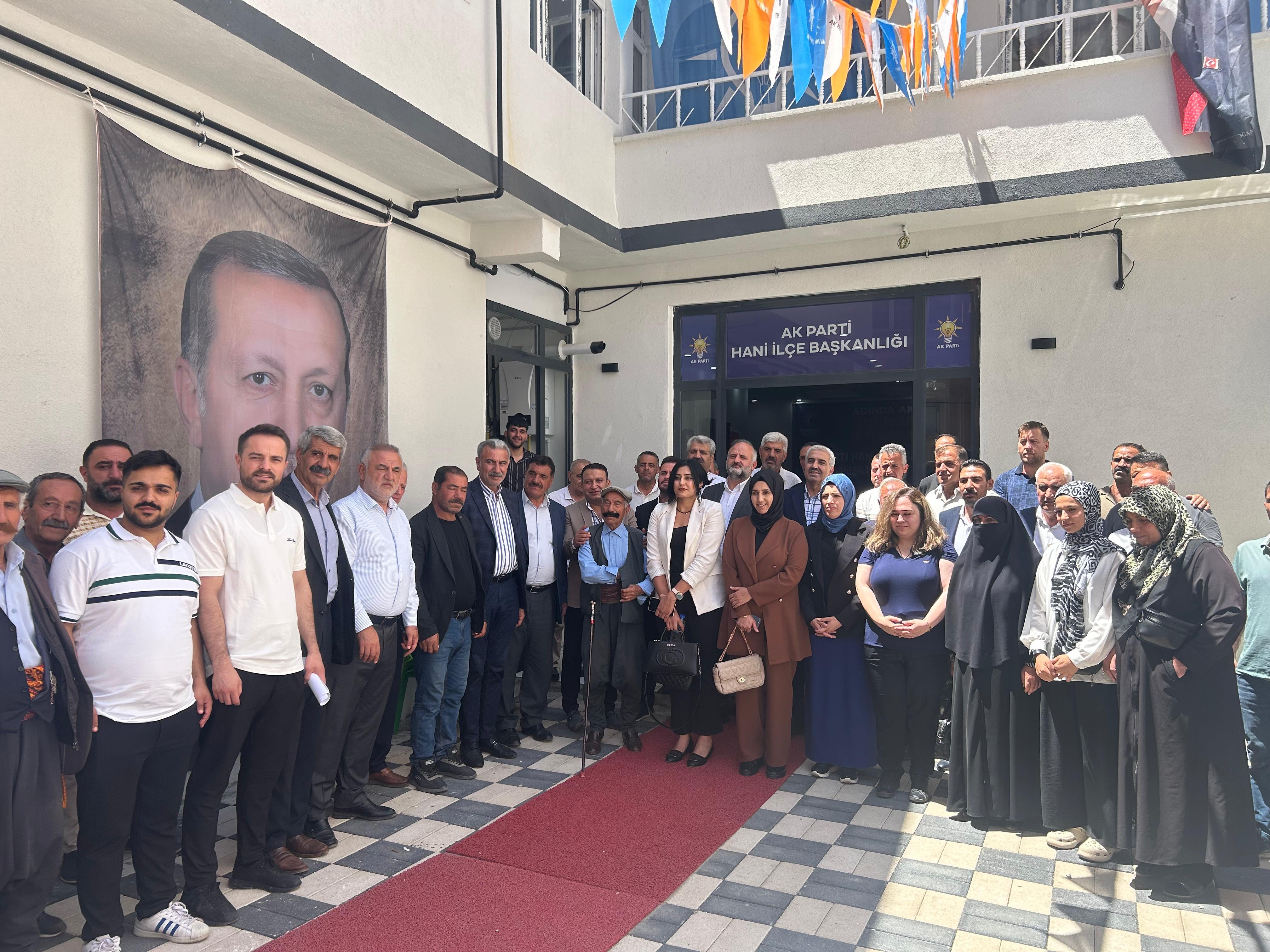 AK Parti Hani Teşkilatı'ndan Gövde Gösterisi: '2028 Hedeflerine Emin Adımlarla Yürüyoruz