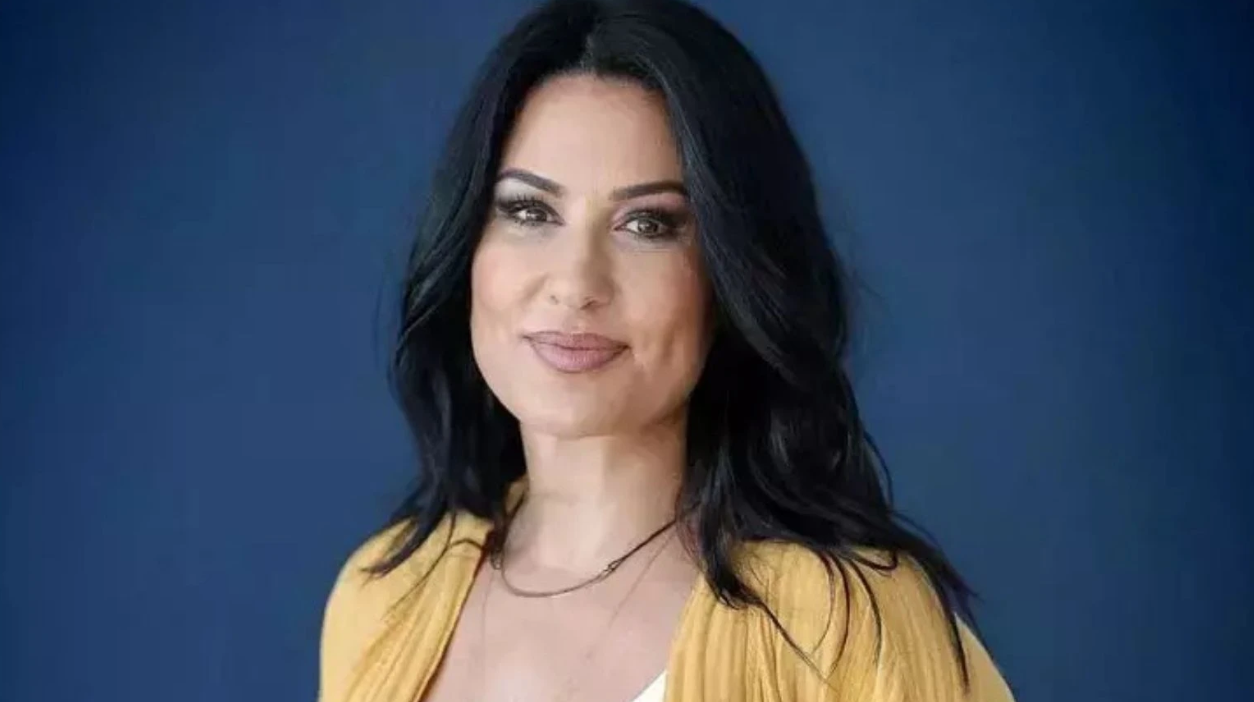 İclal Aydın Aşkını Sosyal Medyada İlan Etti!
