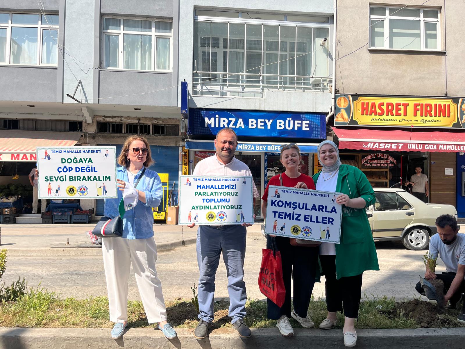 Terme'de Mahalle Temizliği İçin El Ele: Fenk Mahallesi'nde Geniş Katılımlı Temizlik Seferberliği
