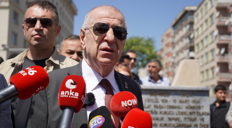 Ümit Özdağ’dan Talat Paşa Anıtı Önünde Sert Tepki: “Talat Paşa Milli Şehidimizdir”