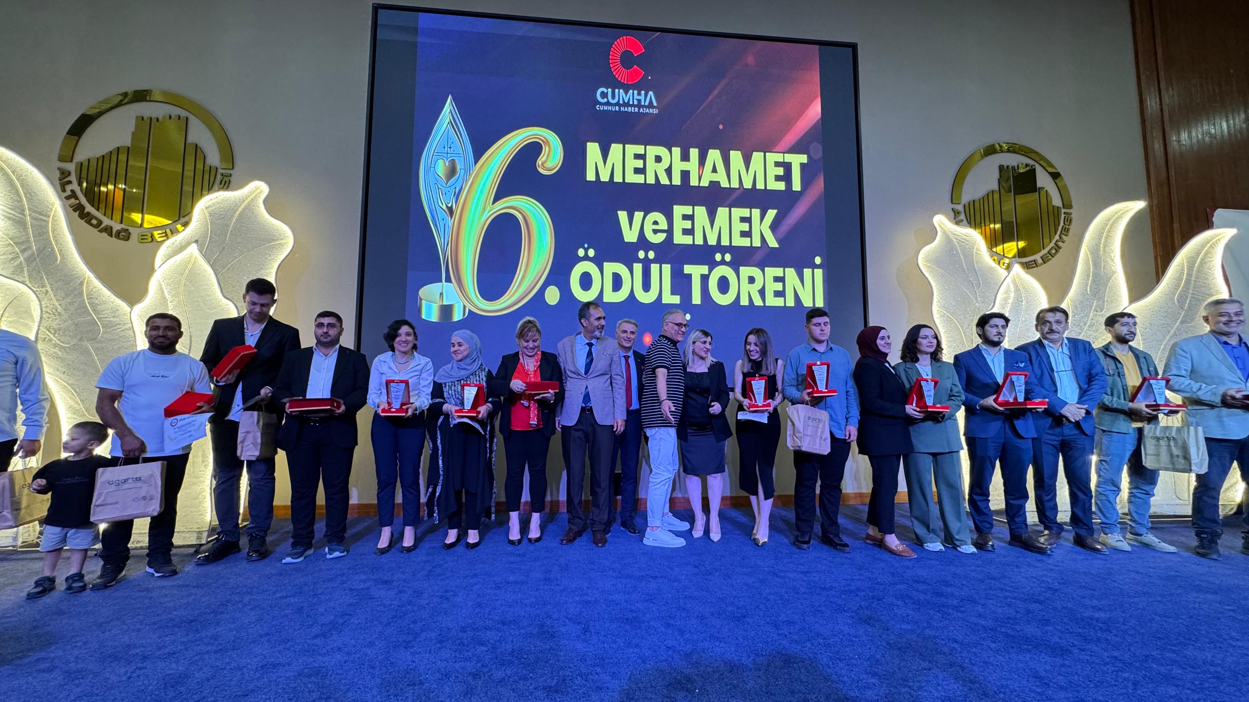 Merhamette Buluştular: 17 Siyasi Parti ve 173 STK’yı Aynı Sahnede Birleştiren Gece!