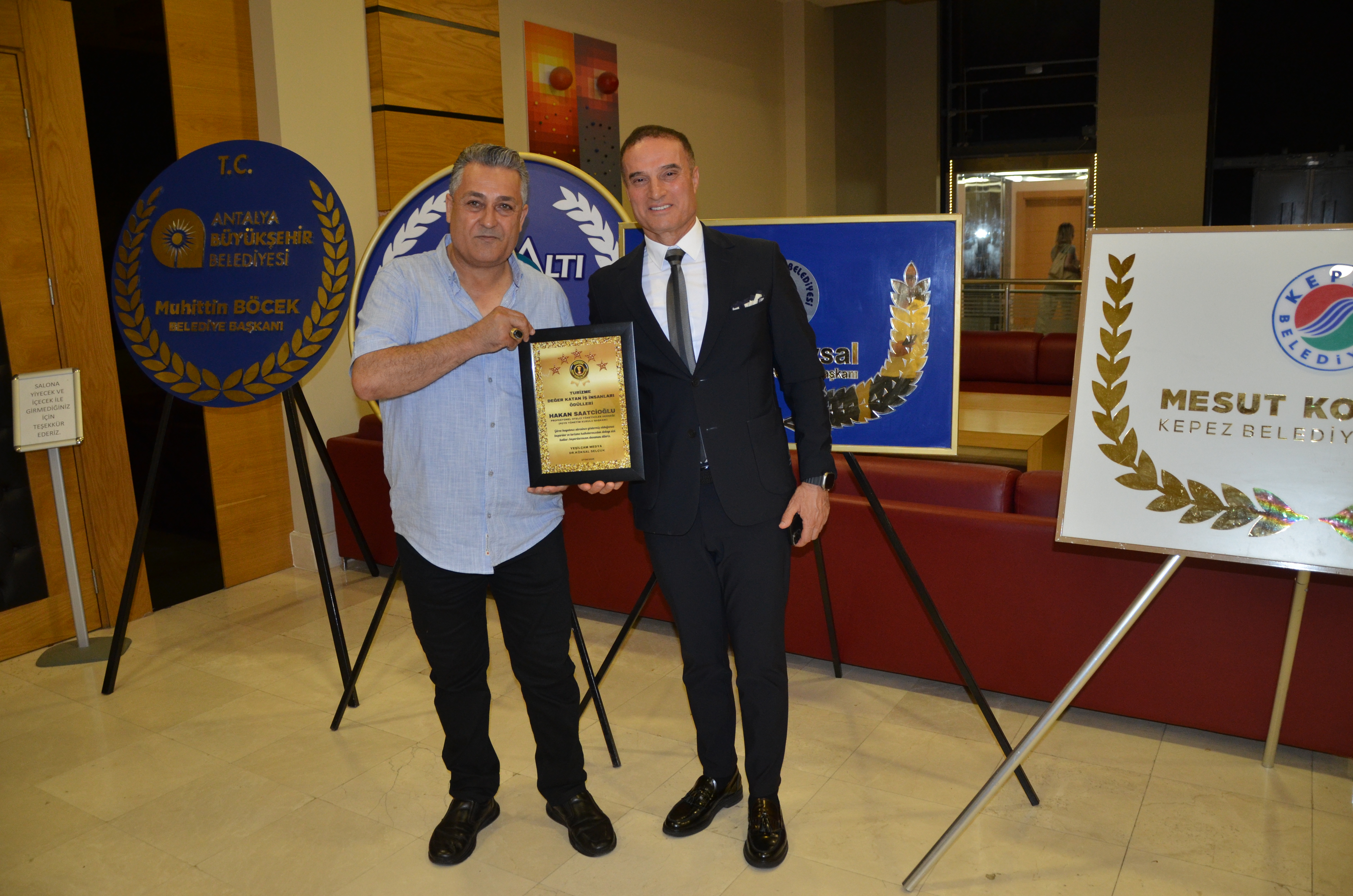 POYD Başkanı Hakan Saatcioğlu’na Turizme Katkı Ödülü 