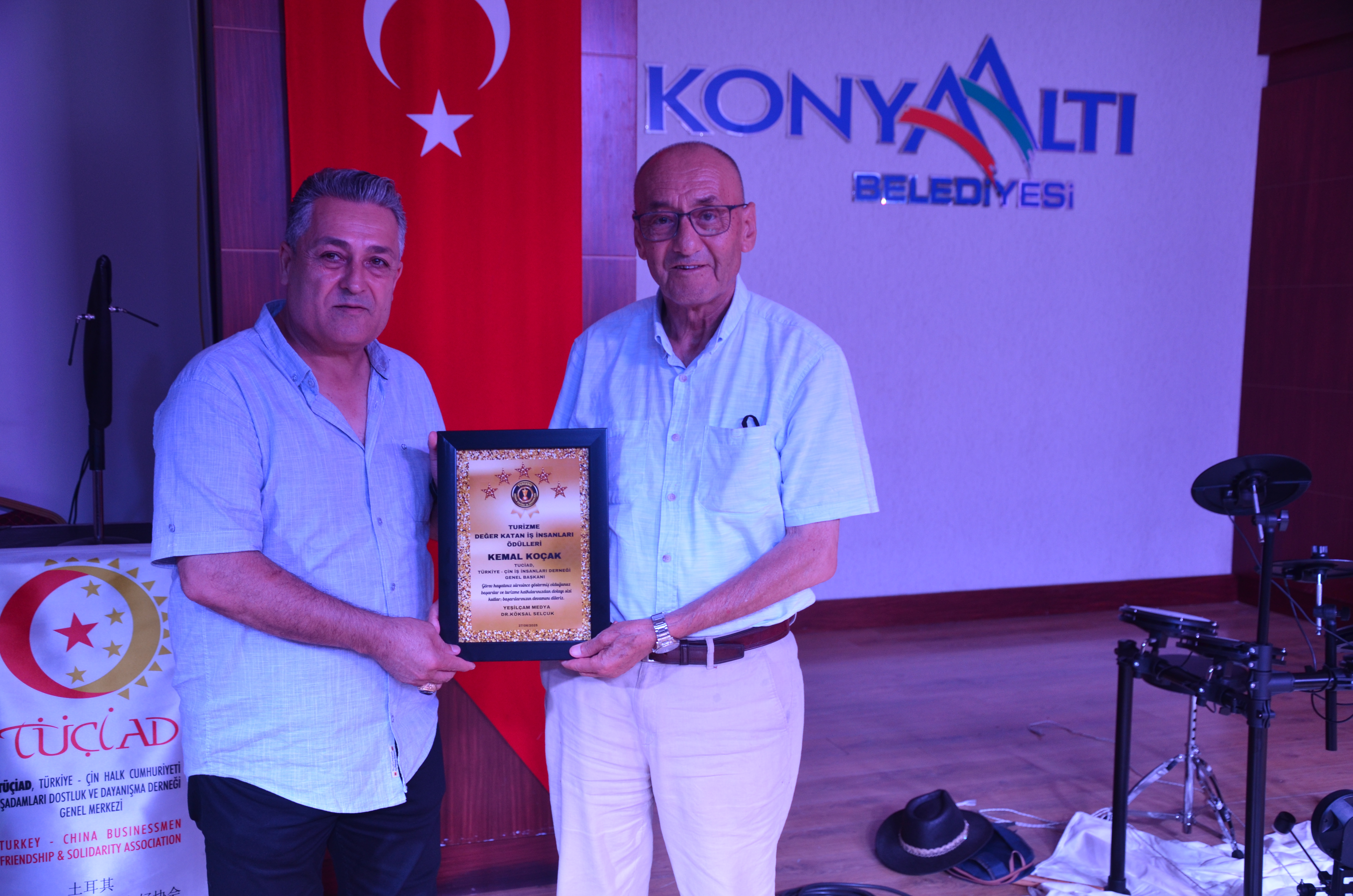 Türkiye-Çin Ticari Dostluğuna Katkı: TUCİAD Başkanı Kemal Koçak’a Ödül