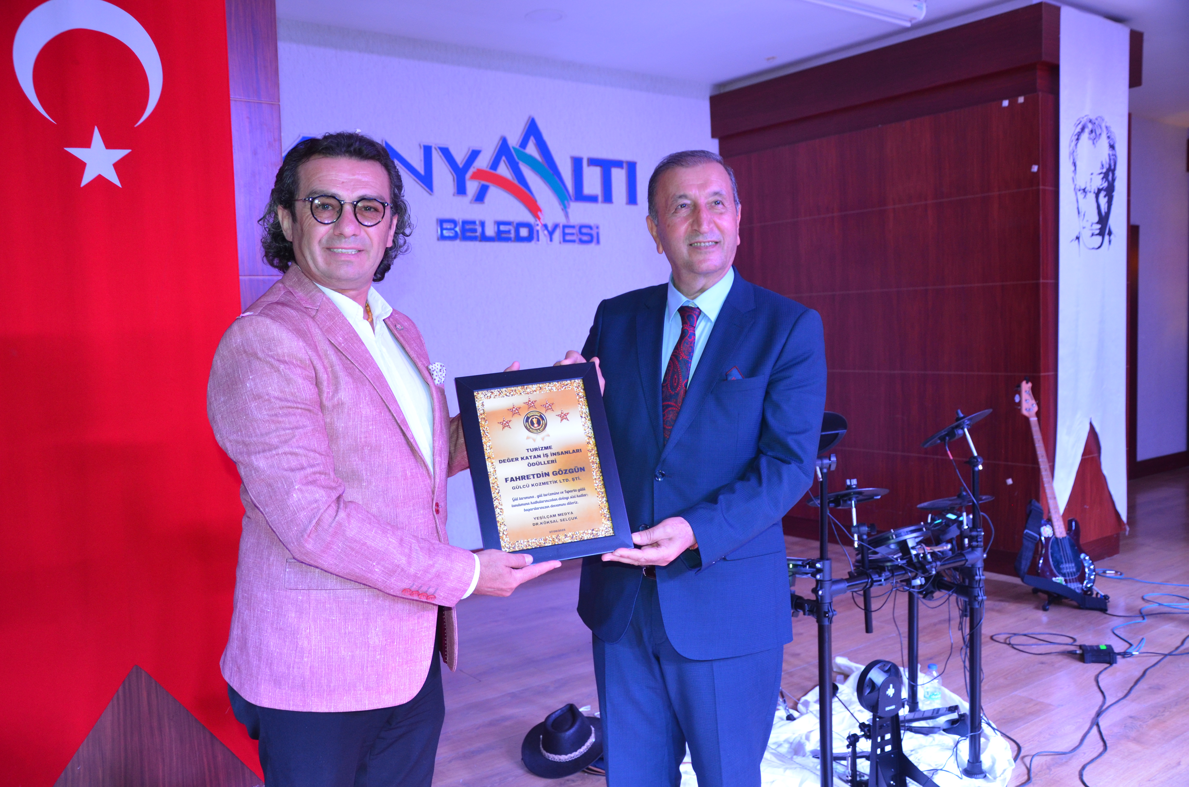 Yerli Kozmetik Markasına Övgü: Fahretdin Gözgün’e Anlamlı Ödül