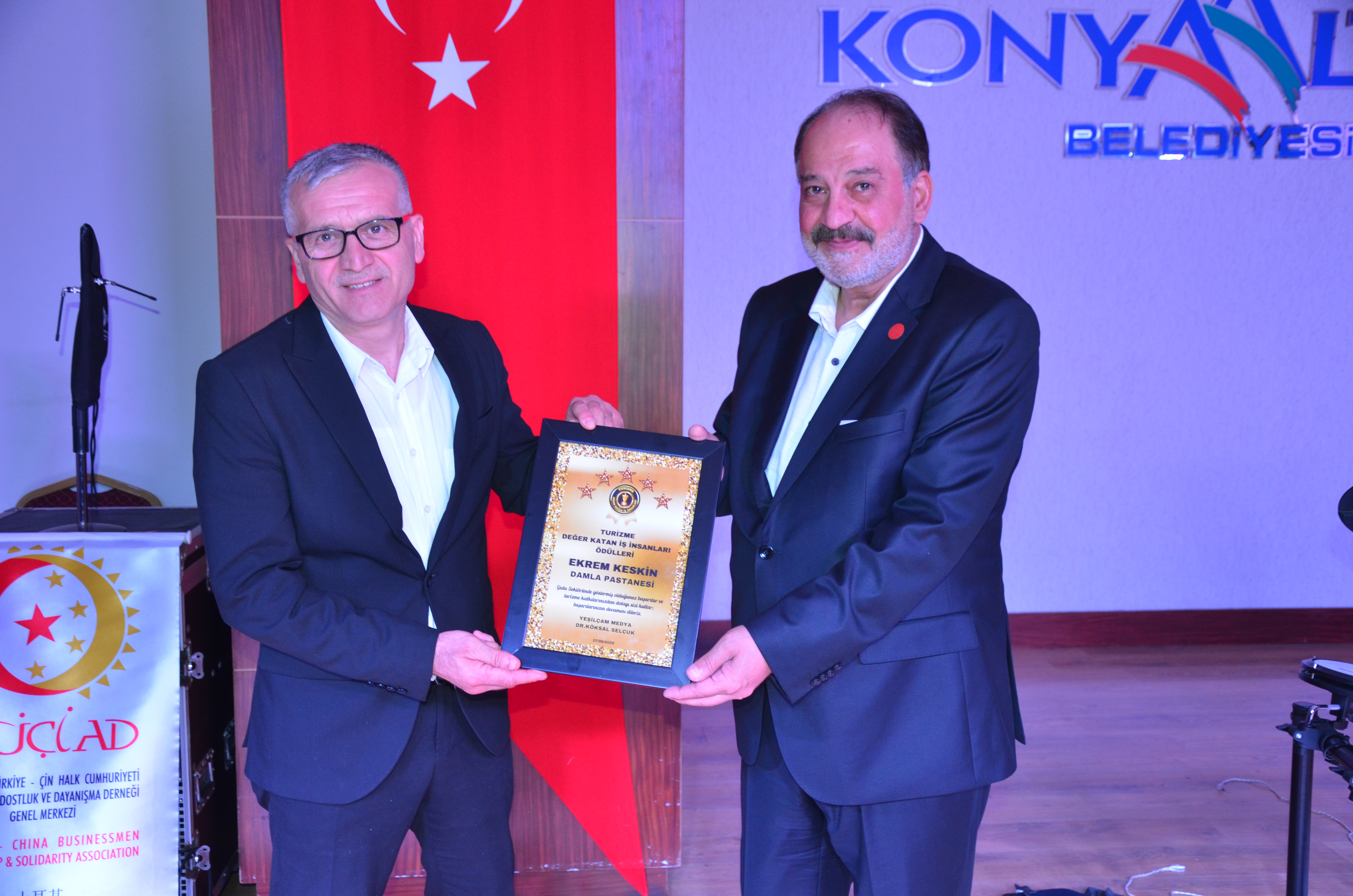 Antalya Gastronomisine Değer Ödülü: Damla Pastanesi Sahibi Ekrem Keskin’e Anlamlı Takdim