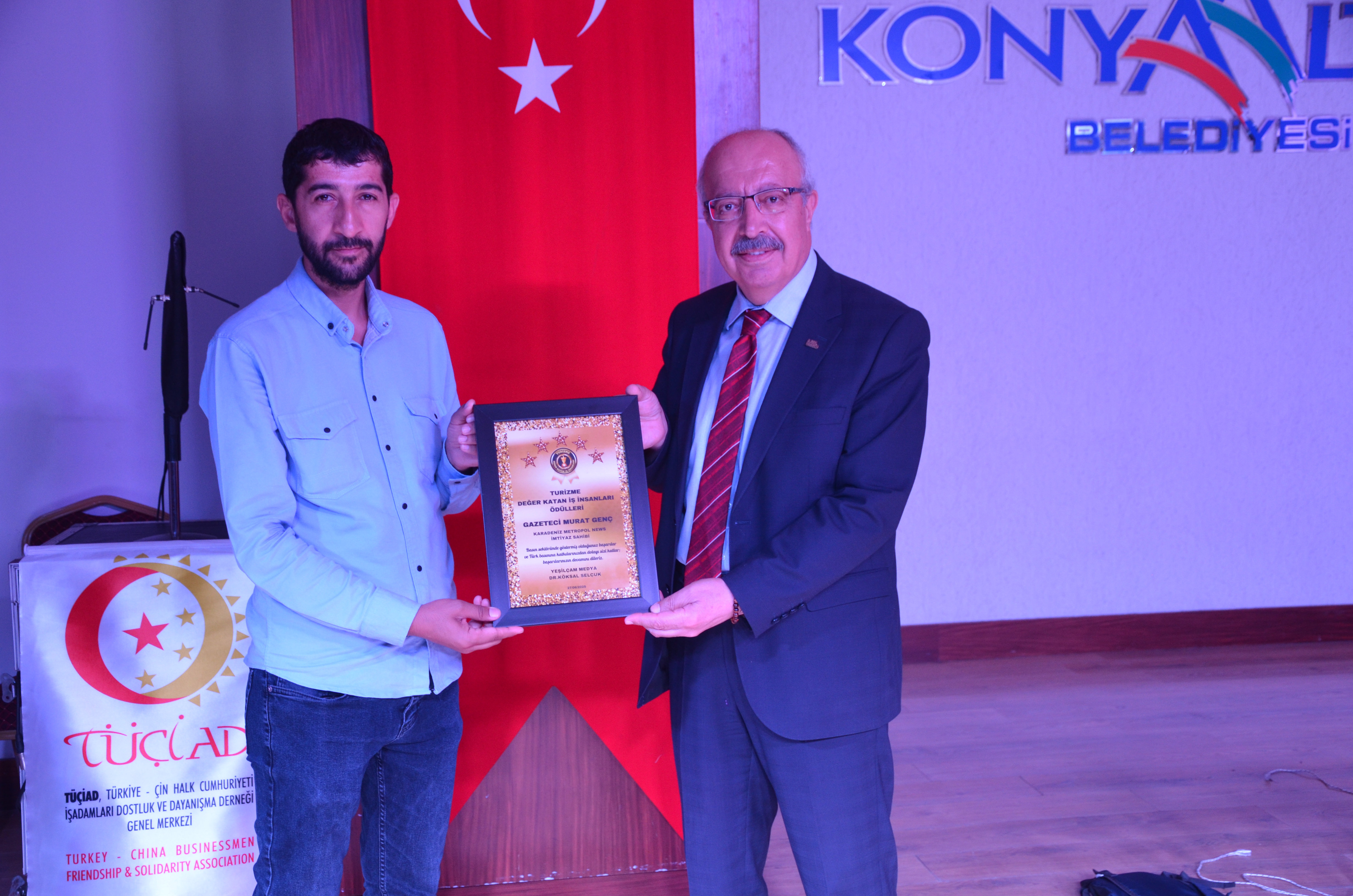 Karadeniz Metropol News İmtiyaz Sahibi Murat Genç’e Anlamlı Ödül
