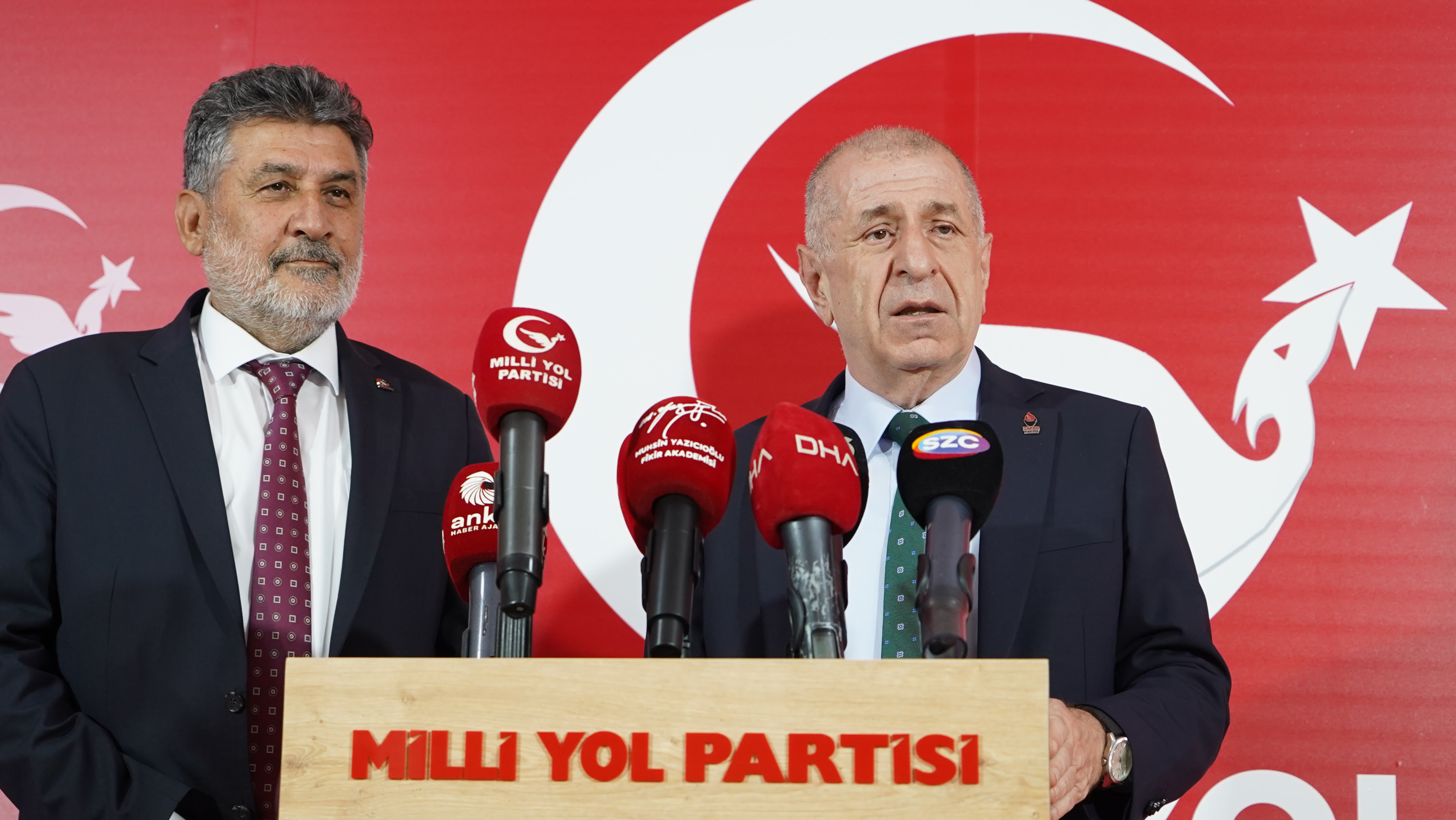 Ümit Özdağ, Remzi Çayır'ı ziyaret etti