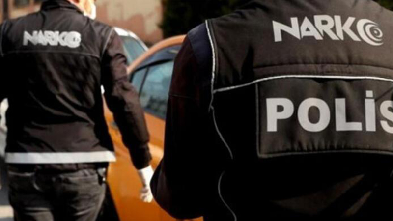 Motosikletli Taşıyıcı Yakayı Ele Verdi: Kilolarca Uyuşturucu Ele Geçirildi