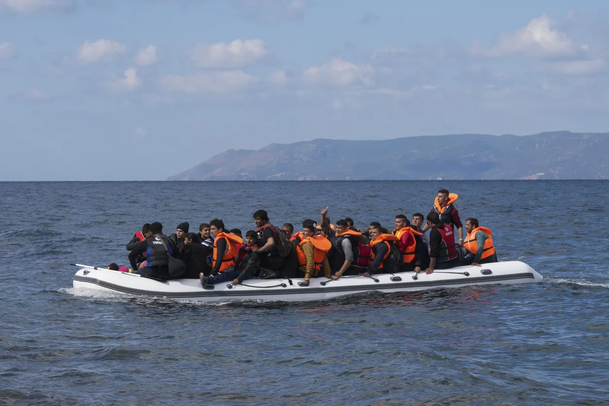 Girit Adası’nda Göçmen Alarmı: 24 Saatte 1500 Kişi Geldi