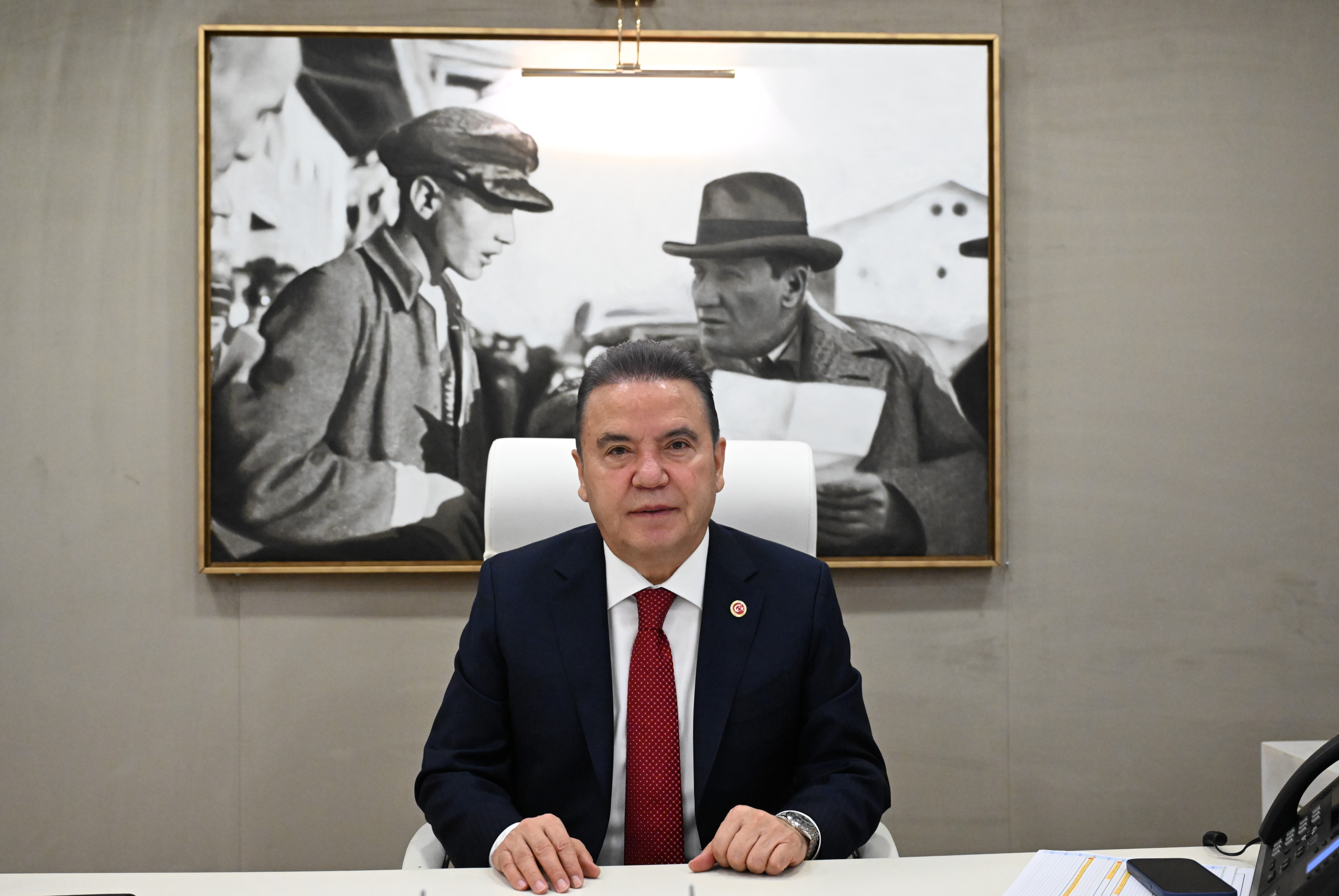 Başkan Muhittin Böcek’ten Antalyalılara mektup
