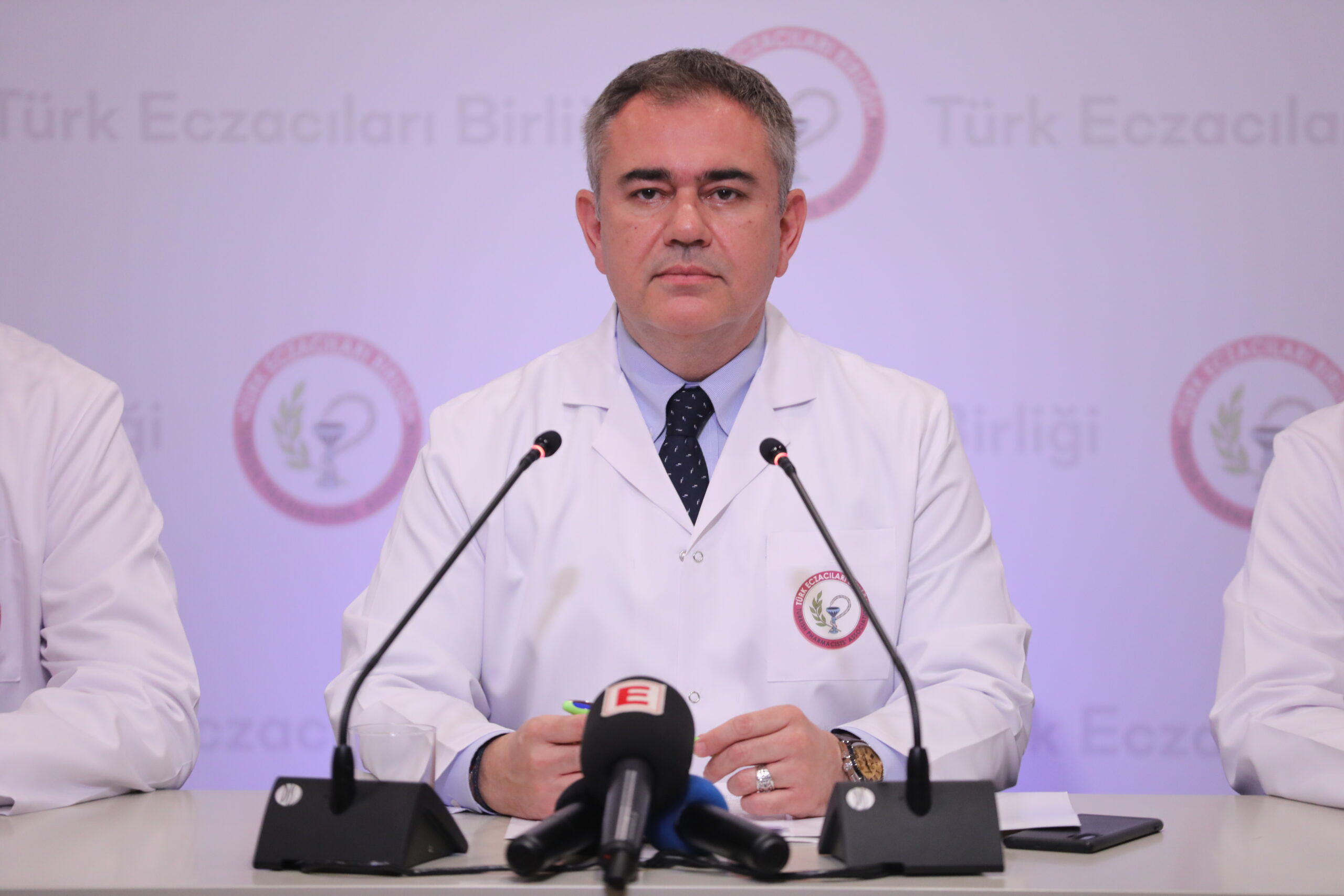 Eczacılardan Takviye Ürünler İçin Ruhsat ve Eczane Şartı Çağrısı