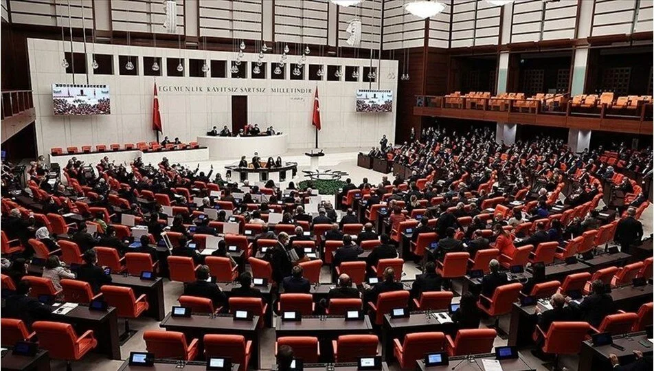 TBMM'deki Salgın Ankara'ya Yayıldı: Vakalar Artıyor, Uzmanlar Uyardı