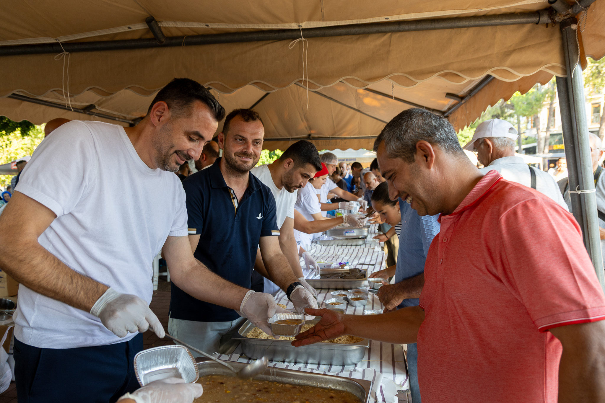 MANAVGAT BELEDİYESİ’NİN AŞURE GELENEĞİ DEVAM EDİYOR
