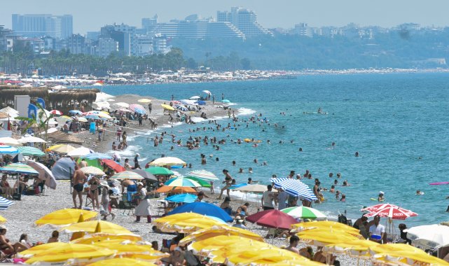 Antalya’da Kavurucu Gece: Sıcaklık Gece 30, Gündüz Hissedilen 53 Dereceyi Buldu