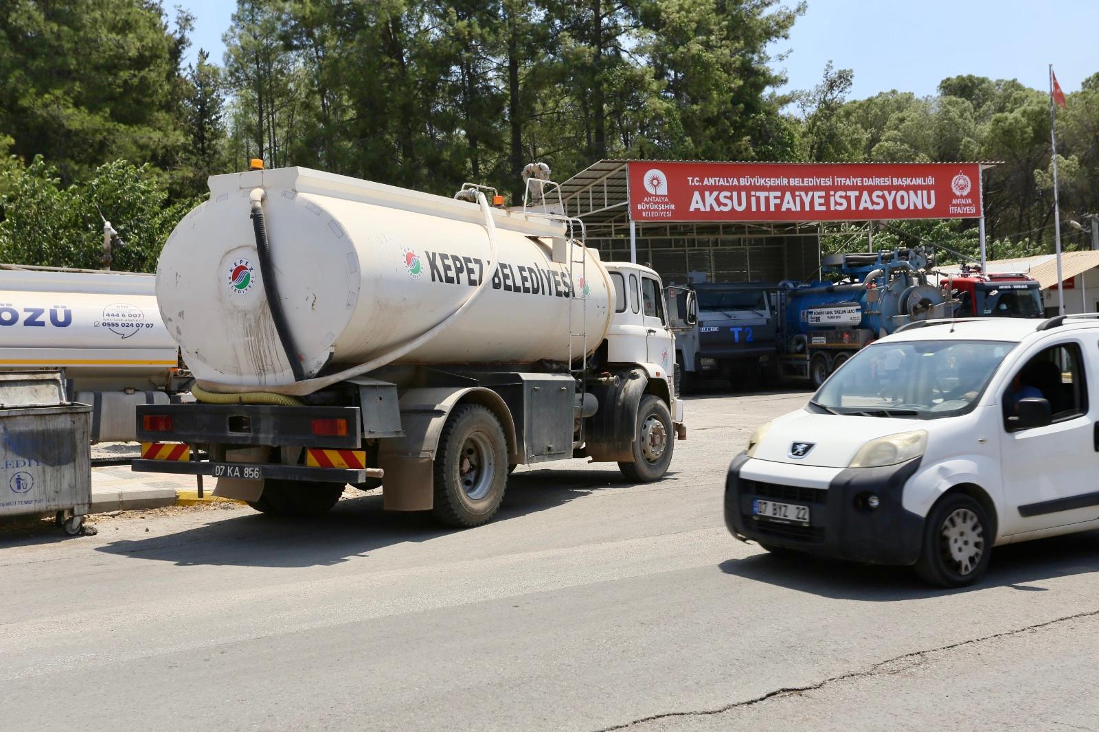 Kepez Belediyesi’nden Aksu ve Muratpaşa’daki Yangınlara Destek
