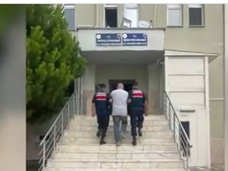 '26 İlde FETÖ'ye Yönelik Düzenlenen Operasyonlarda 77 Şüpheli Yakalandı''