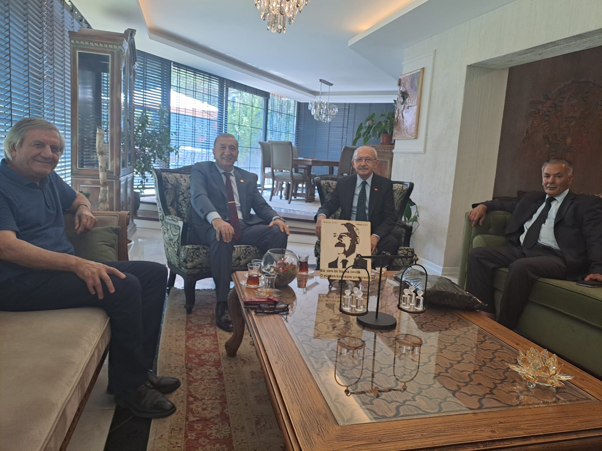 Anadolu Birliği Partisi Genel Başkanı Bedri Yalçın’dan Kemal Kılıçdaroğlu’na Taziye Ziyareti