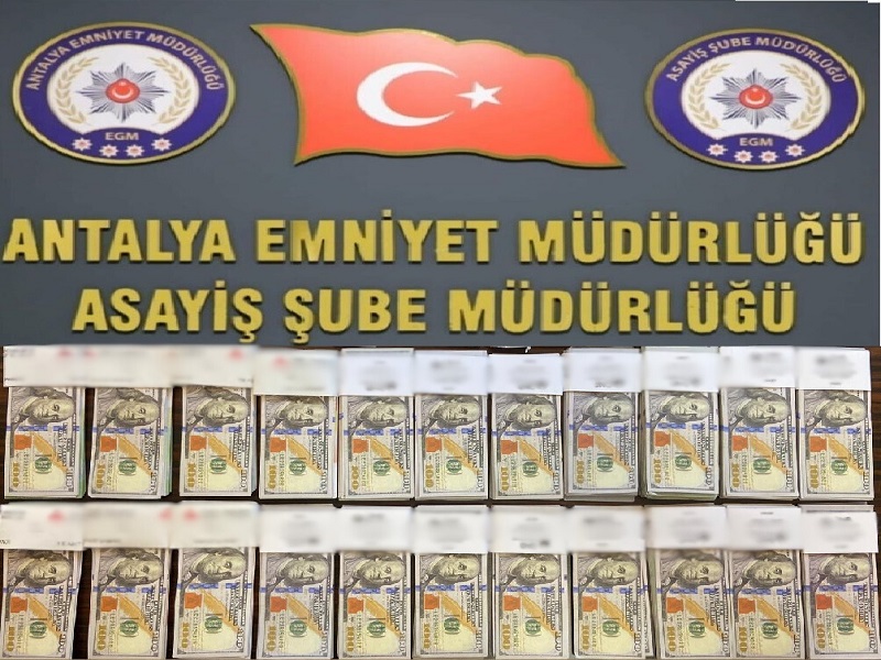 Kendisini MİT Görevlisi Olarak Tanıtarak Dolandırıcılık Yapan 1 Şüpheli Suçüstü Yakalandı