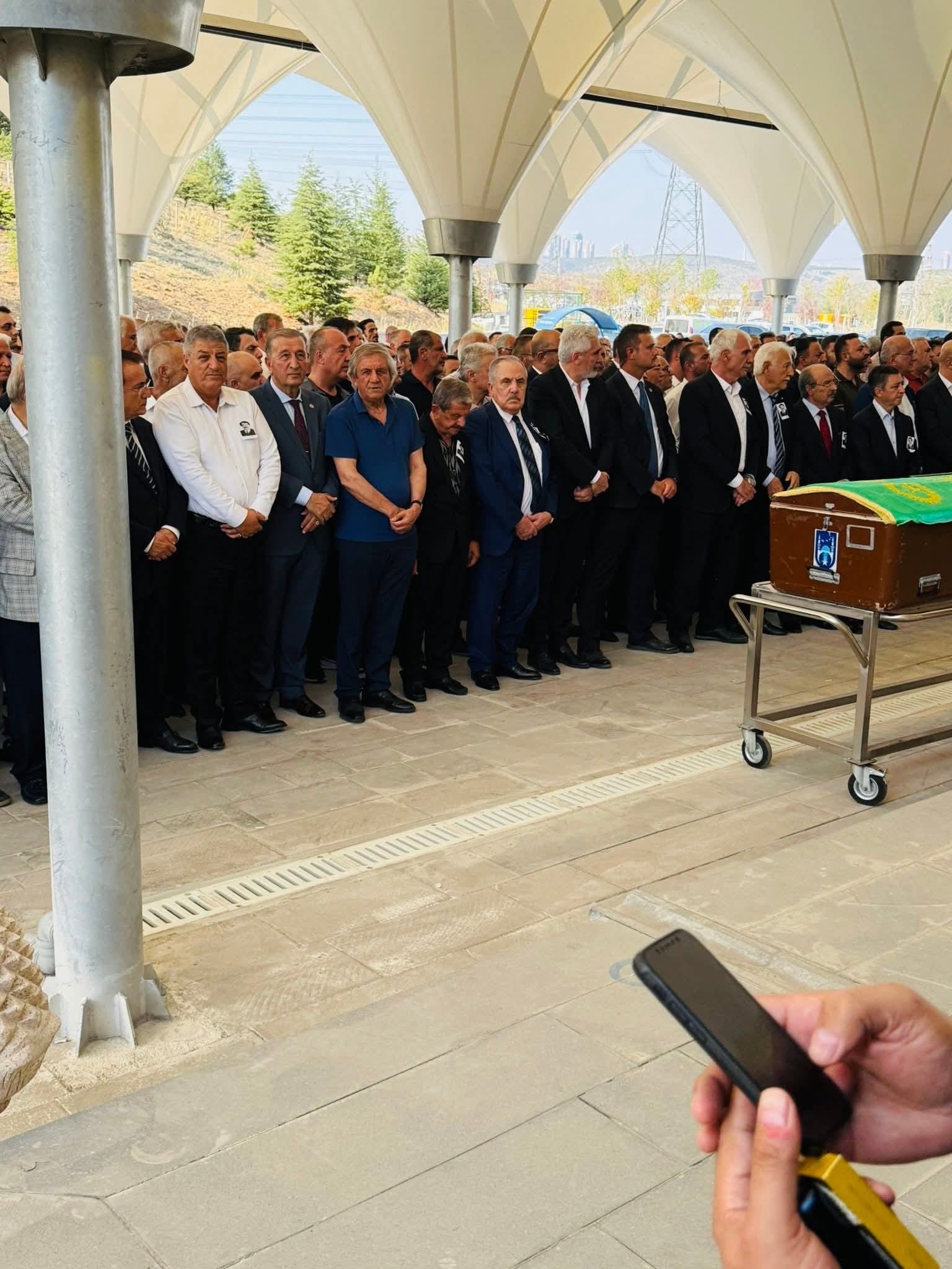 ABP Anadolu Birliği Partisi Genel Başkanı Bedri Yalçın, 18, 19 ve 20. Dönem Diyarbakır Milletvekili Ferit Bora’yı Son Yolculuğuna Uğurladı