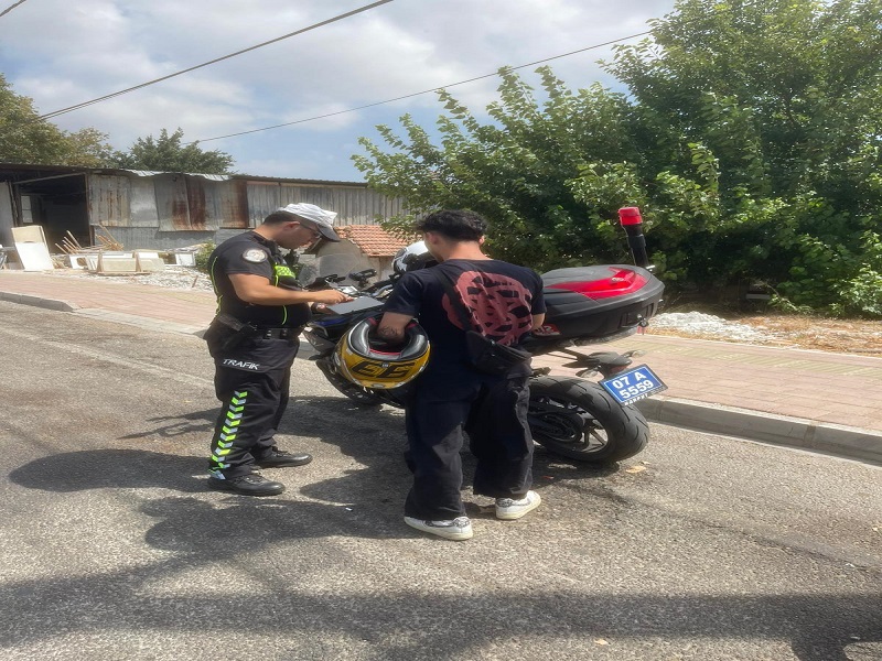 Antalya'da Trafik Birimlerince Denetimler Yapıldı