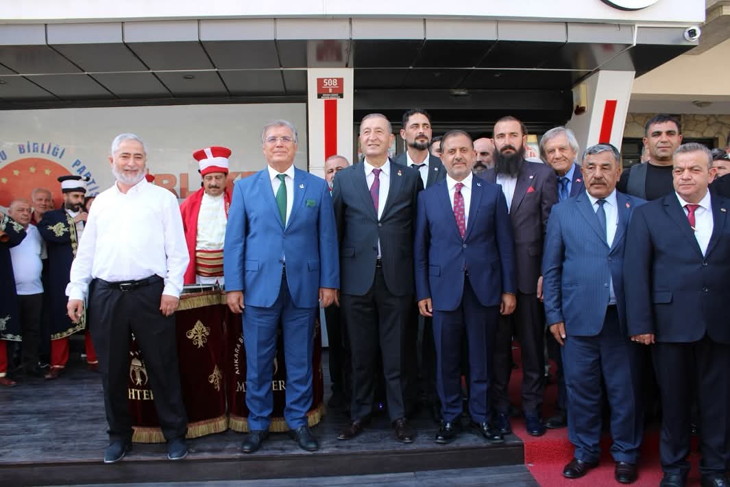 ABP Genel Merkezi'nde Anlamlı Ziyaret: Büyük Buluşma Gerçekleşti