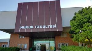 Hukuk fakültelerine giriş sıralaması barajı 125 bin oldu