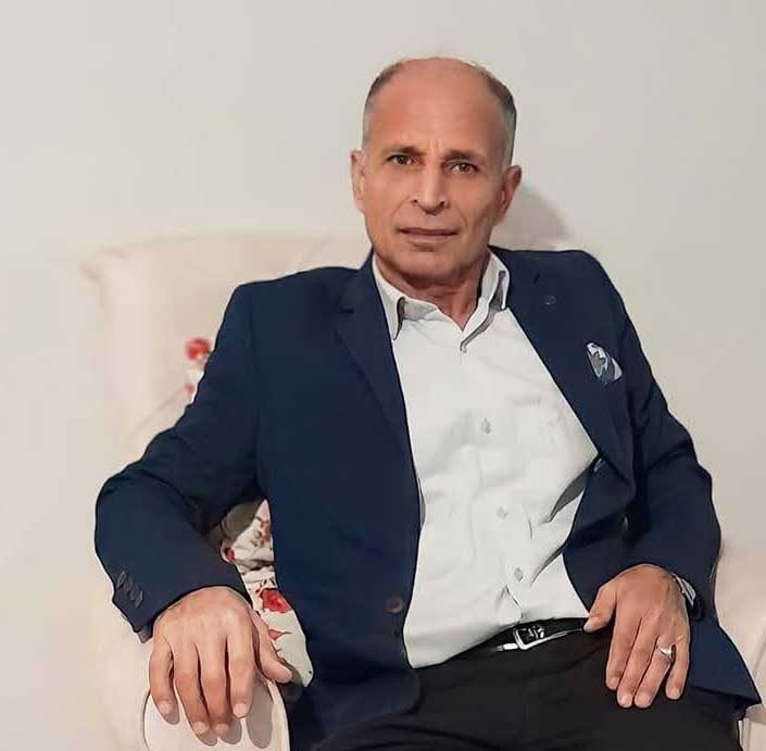 Bitlis’te devrilen kamyonun şoförü öldü