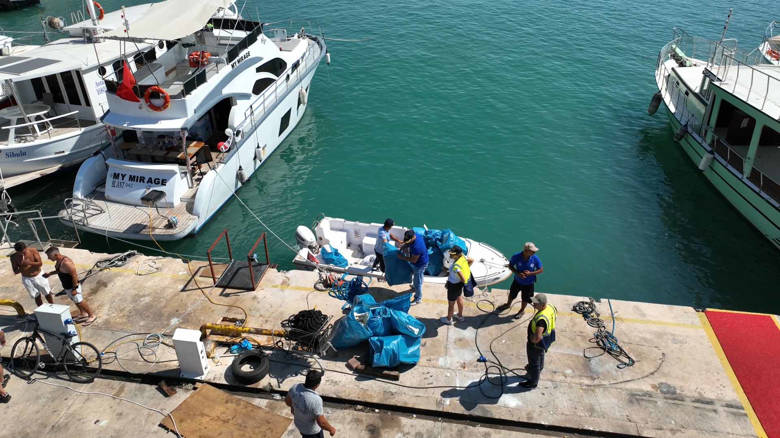 Antalya Büyükşehir Belediyesi deniz temizliği için 7/24 görev başında
