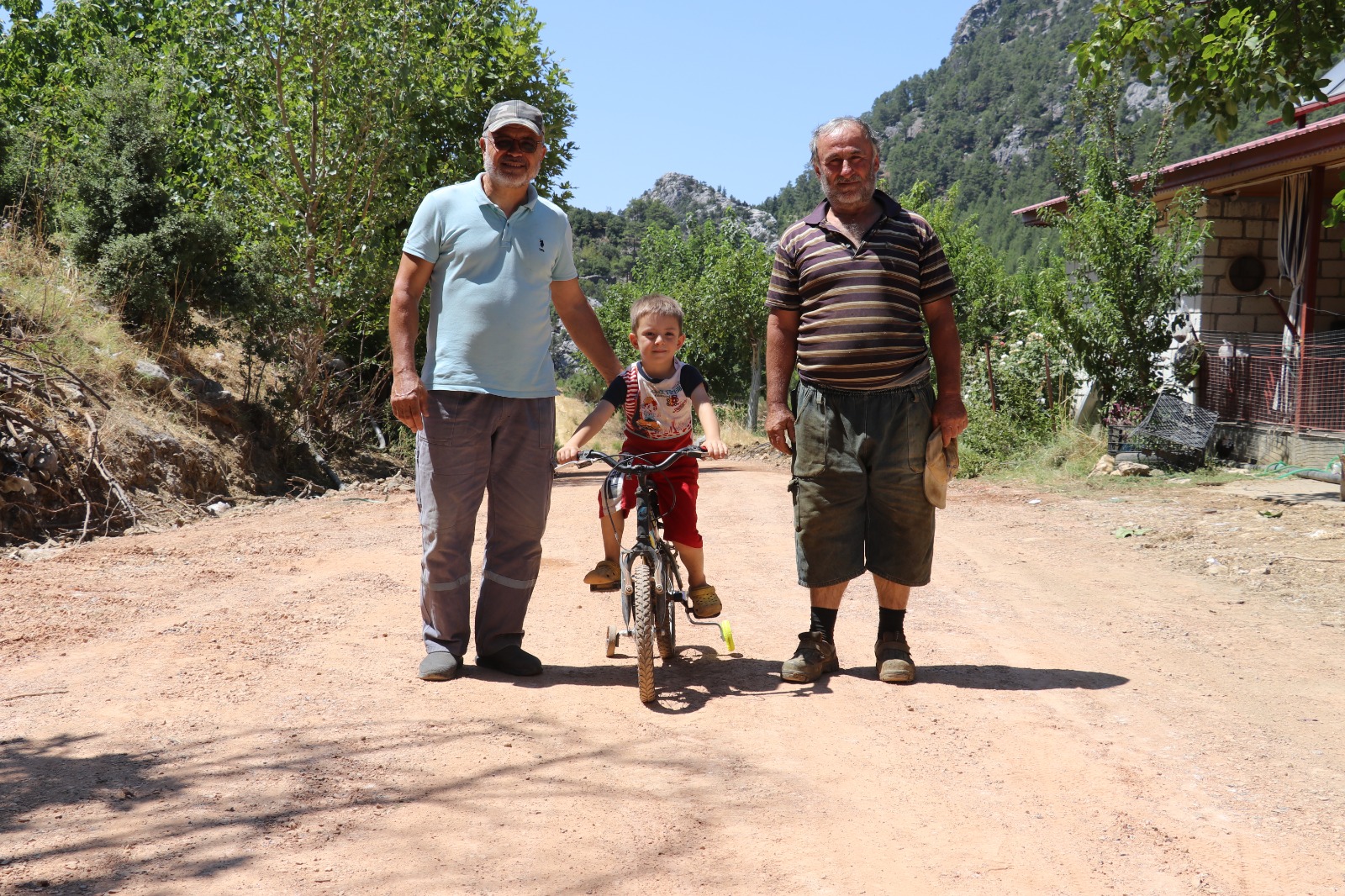 ÇIĞLIK BOĞAZINDA ASFALT YOL ÇALIŞMALARI BAŞLADI