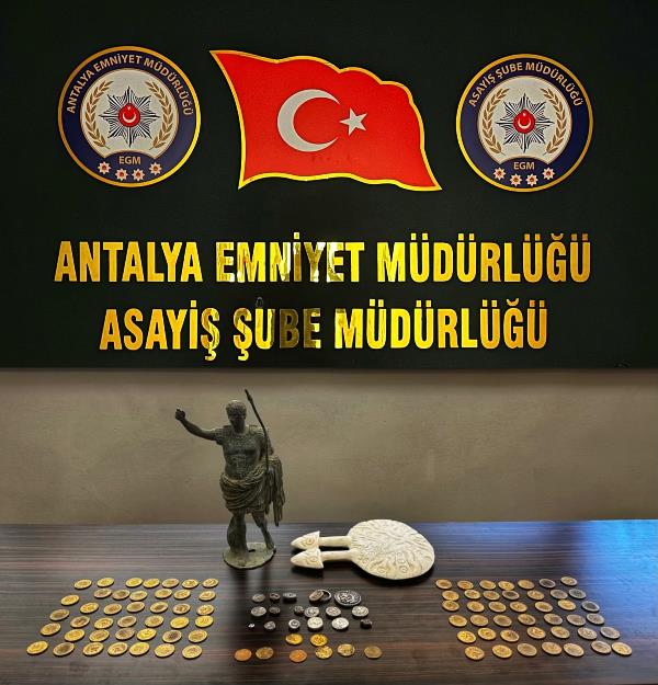 Tarihi Eser Satma Vaadiyle Dolandırıcılık Yapan 4 Şahıs Yakalandı