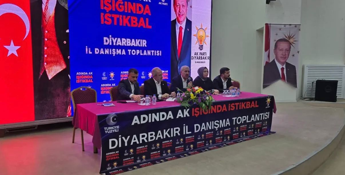 AK Partili yöneticiler sordu; Milletvekilleri ve İl başkanı cevapladı 