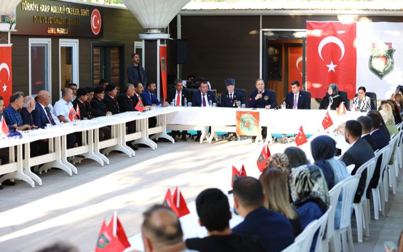 İçişleri Bakanı Sayın Ali Yerlikaya, Şehit Aileleri ve Gazilerle Bir Araya Geldi
