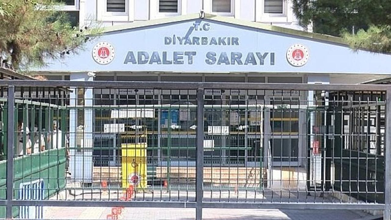 SIR PERDESİ ARALANMALI