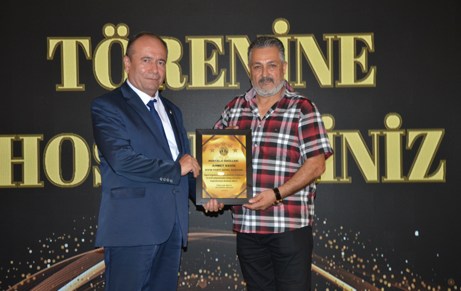 Nostalji Ödülleri’nde Ahmet Kedik’e Ödül Verildi