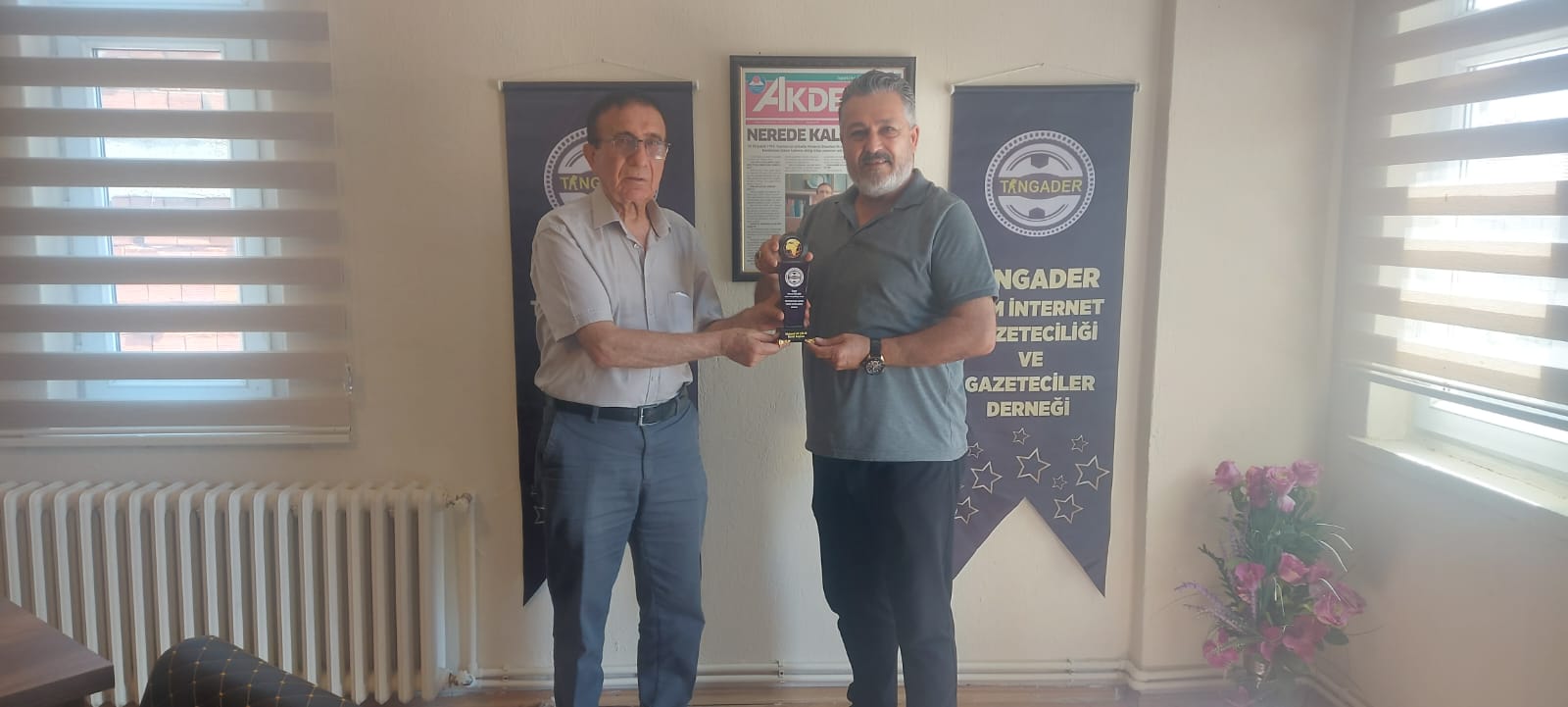 TİNGADER’den Köksal Selçuk’a Ödül
