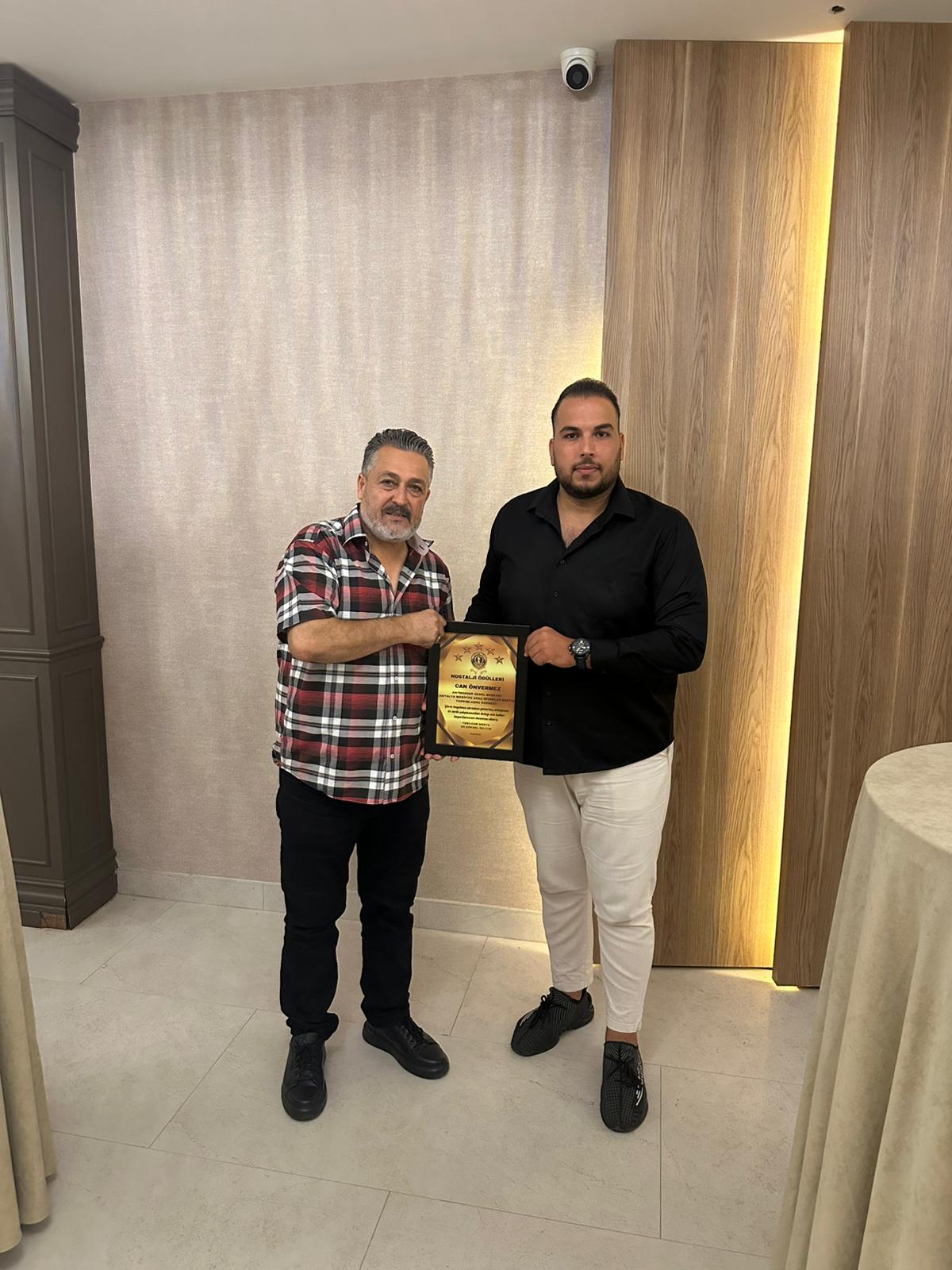 SR Organizasyon Sahibi Recep Can Geldeç’e Nostalji Ödülü