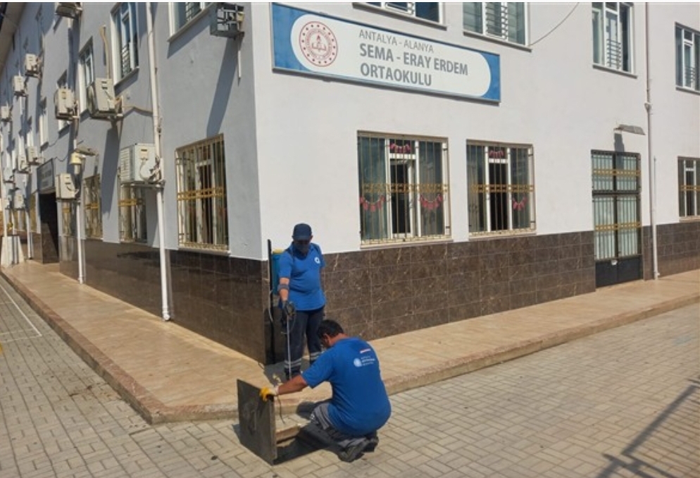 Antalya'da okullar yeni eğitim dönemine hazırlanıyor