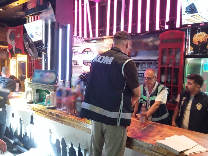 Alanya İlçesinde Umuma Açık İş Yerlerine Eş Zamanlı Uygulama Yapıldı