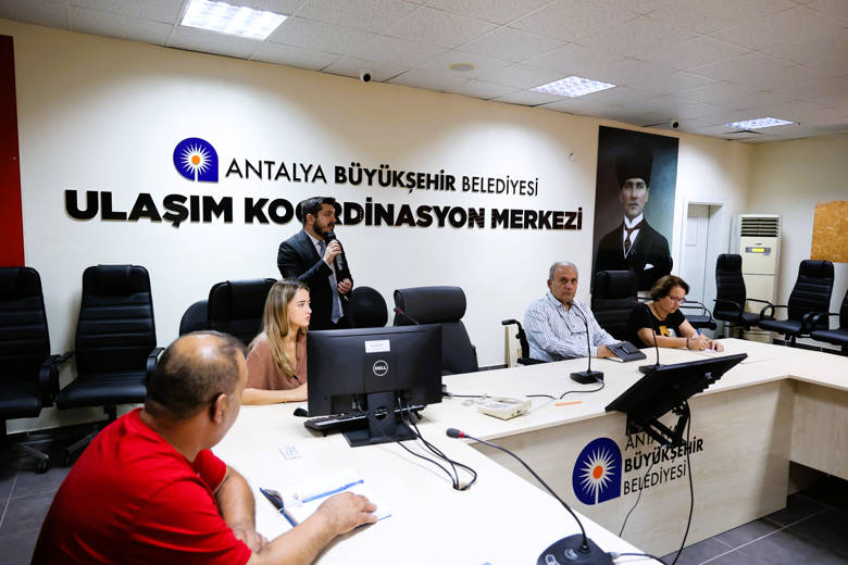 Antalya’da toplu ulaşım şoförlerine hizmet içi eğitimler başladı