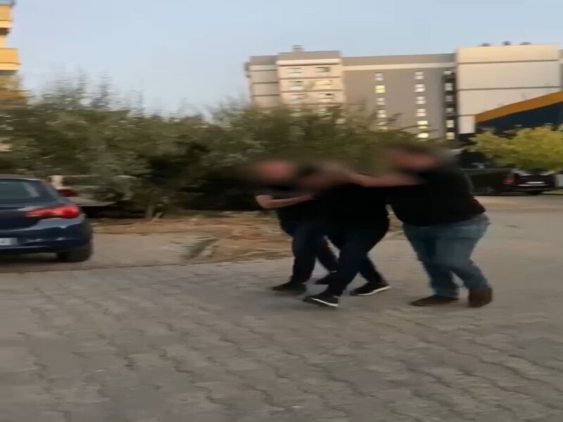 Bakanımız Sayın Ali Yerlikaya: Gereği Yapıldı - Babaya Tokat Atan Şüpheliyi Yakaladık, Olaya Karışan Diğer Şüpheli Şahıs C.C.’de (17) Yakalandı
