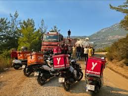 Antalya’daki yangınlarda motokuryelerden ücretsiz lojistik destek
