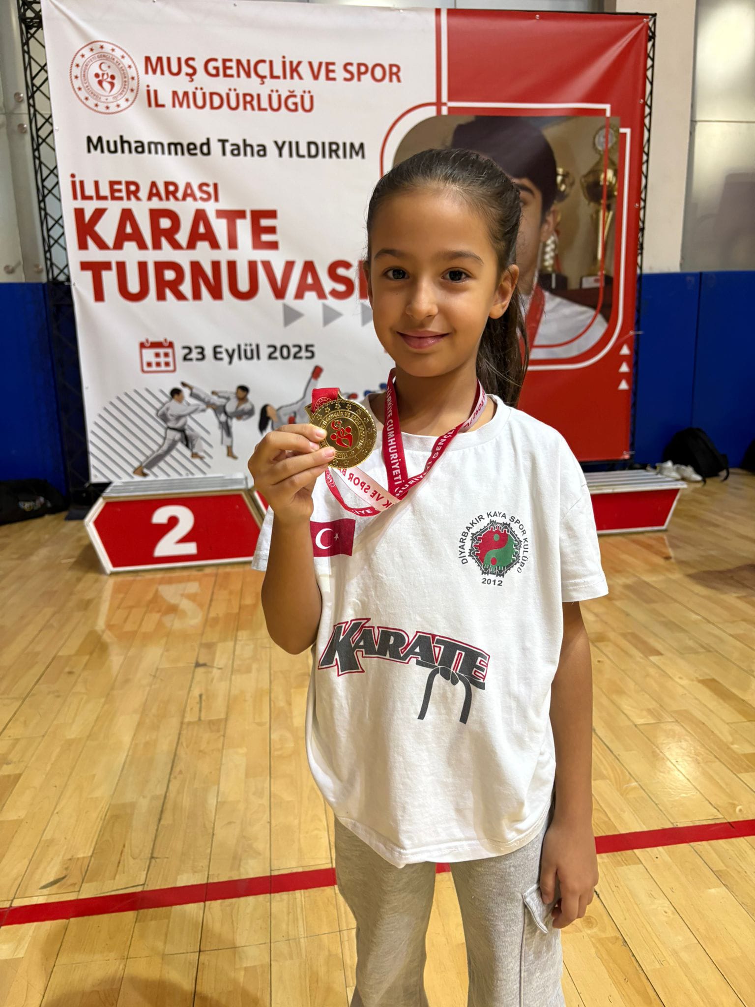 Diyarbakırlı Sporcular Muş’taki Karate Turnuvası’nda 11 Madalya Kazandı 